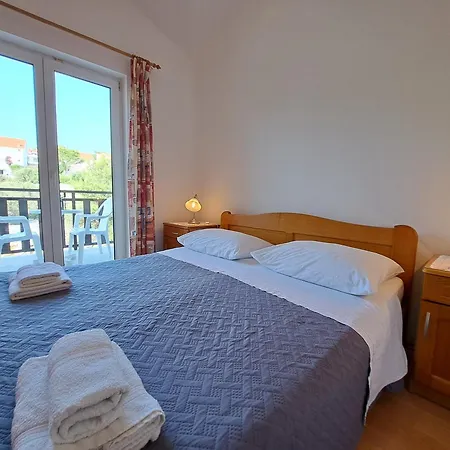 Apartment Karmen Primosten