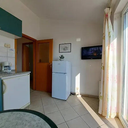 Apartment Karmen Primosten