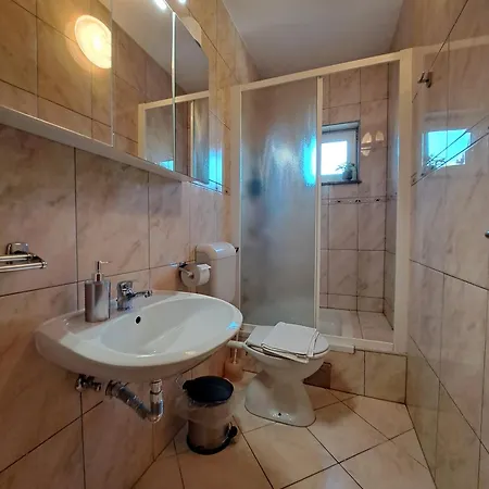Apartment Karmen Primosten